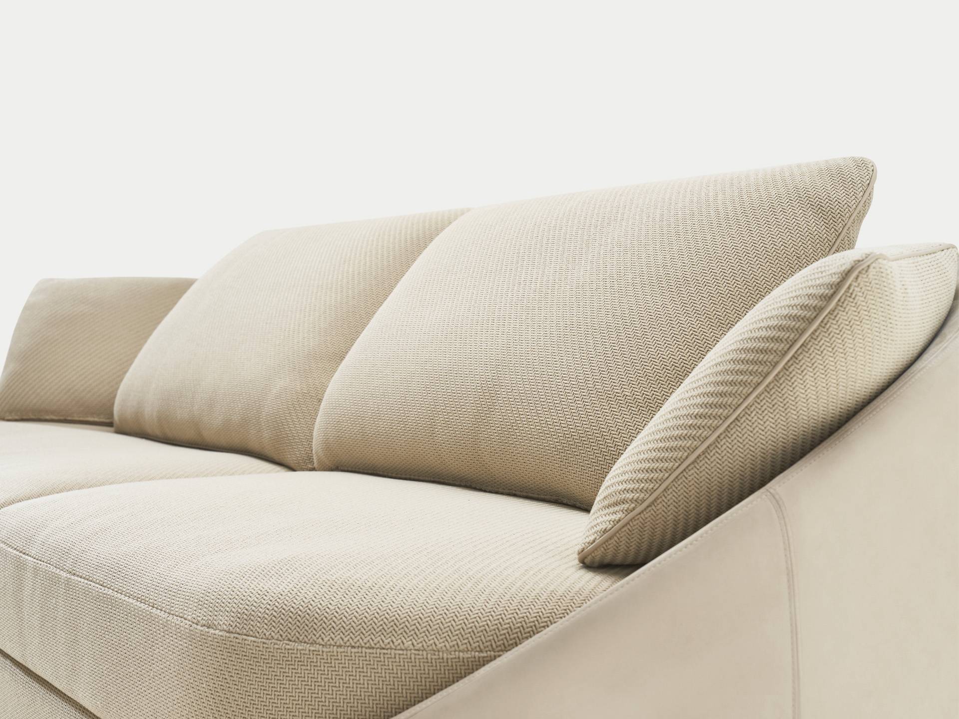 RAVOH-MUSEUM-SISTINE-SOFA-06.jpg