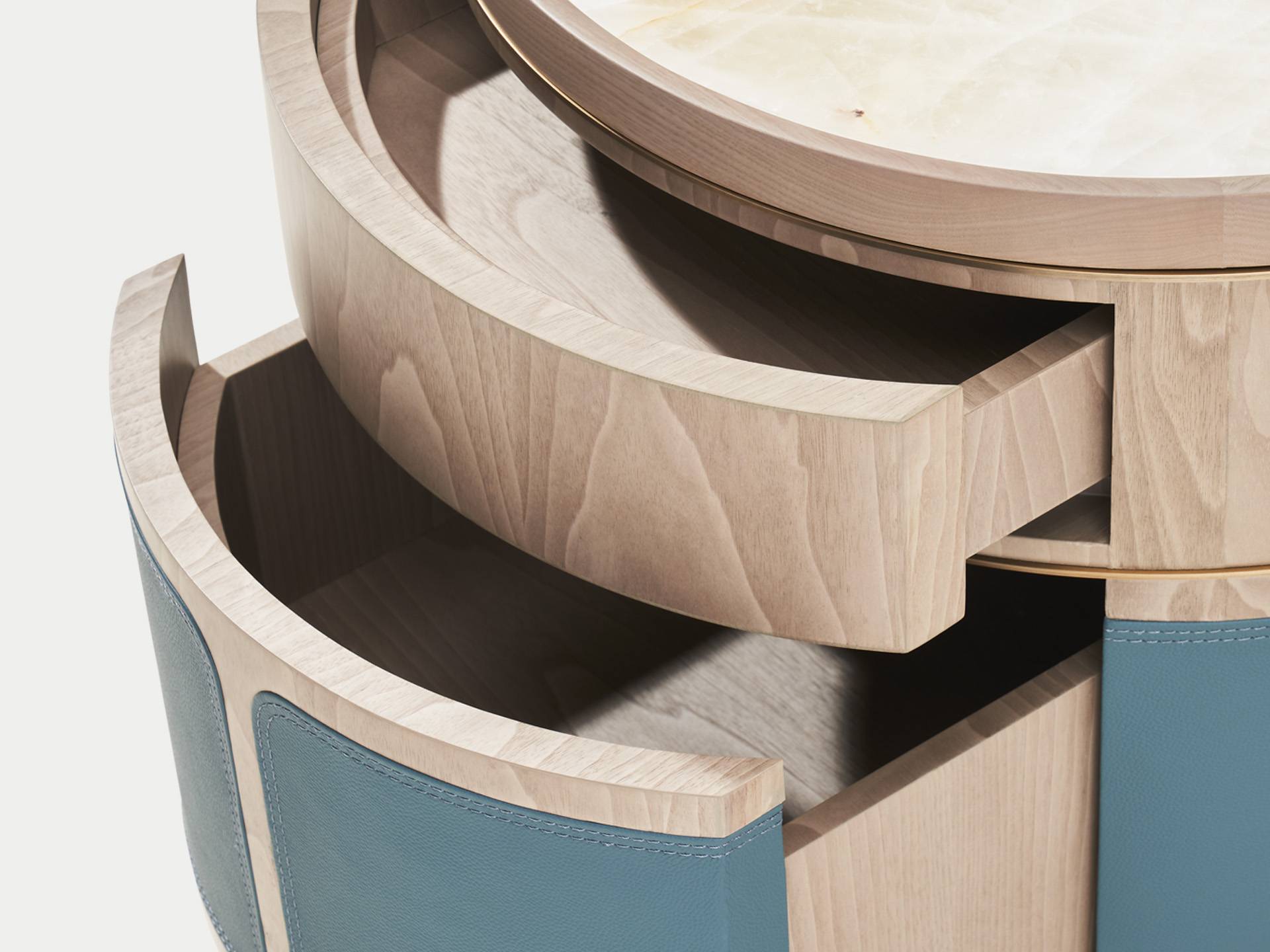 RAVOH-MUSEUM-NOVECENTO-BEDSIDE-TABLE-06.jpg